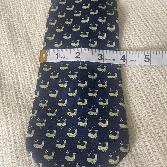 Louis Dell’olio designer silk tie whale design navy seafoam green Italian EUC - Picture 6 of 8